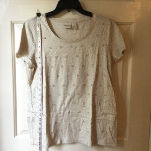 Chicos Zenergy Cream Tee Shirt with metalic stud design, size 1 , 8 , 10